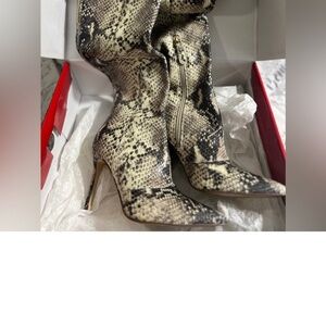 GUESS ABOVE KNEE BOOTS